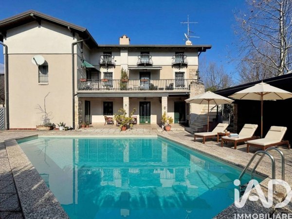 casa indipendente in vendita a Desenzano del Garda in zona Rivoltella