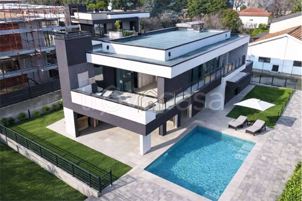 casa indipendente in vendita a Desenzano del Garda