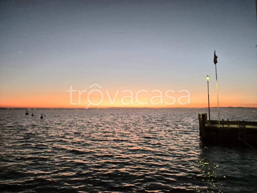 casa indipendente in vendita a Desenzano del Garda