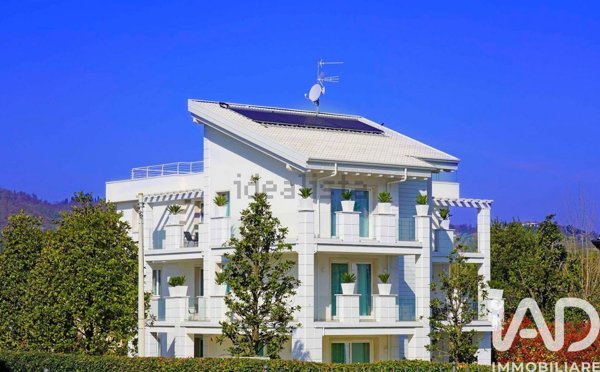 casa indipendente in vendita a Desenzano del Garda