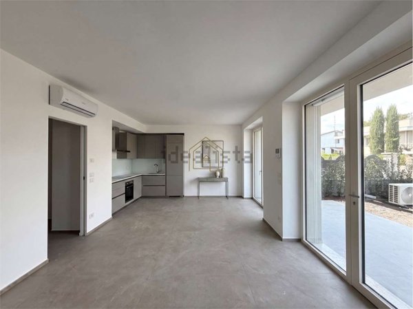 appartamento in vendita a Desenzano del Garda in zona Rivoltella