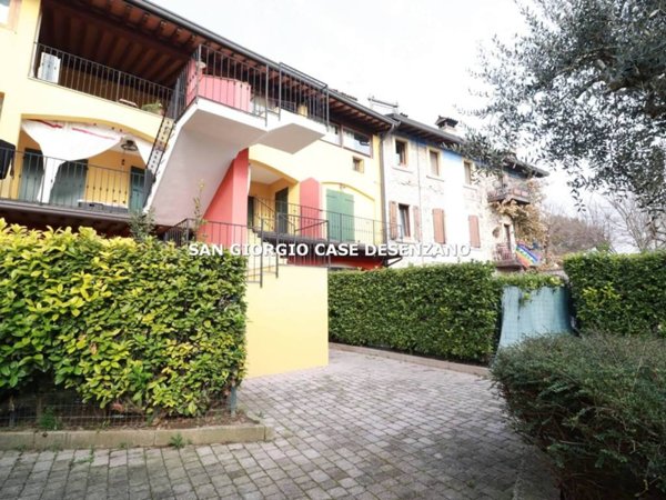 appartamento in vendita a Desenzano del Garda in zona Vaccarolo