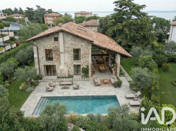 appartamento in vendita a Desenzano del Garda in zona Campeggio sul Vò