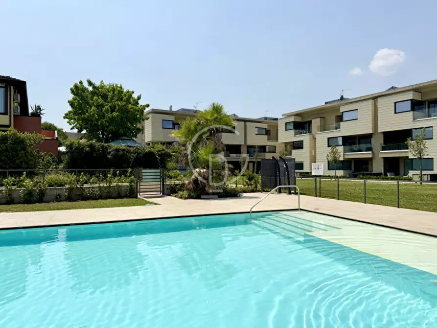 appartamento in vendita a Desenzano del Garda in zona Campeggio sul Vò
