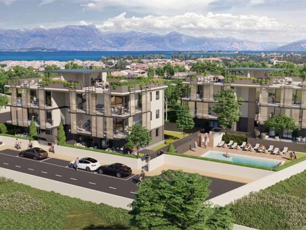appartamento in vendita a Desenzano del Garda in zona Rivoltella