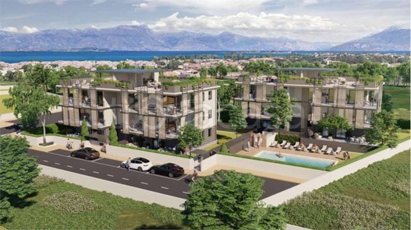 appartamento in vendita a Desenzano del Garda in zona Rivoltella