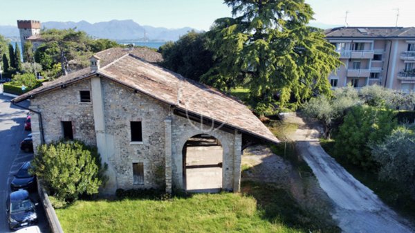 casa indipendente in vendita a Desenzano del Garda