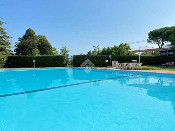 appartamento in vendita a Desenzano del Garda in zona Rivoltella