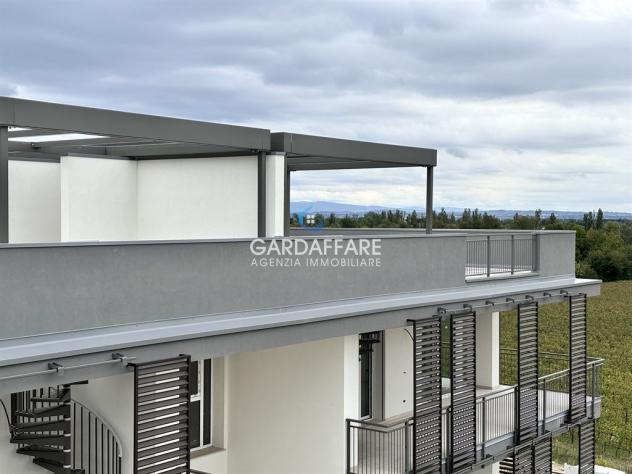 appartamento in vendita a Desenzano del Garda in zona Rivoltella