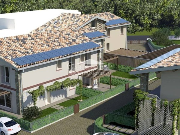 casa indipendente in vendita a Desenzano del Garda
