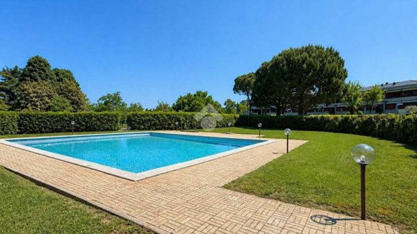 appartamento in vendita a Desenzano del Garda in zona Rivoltella