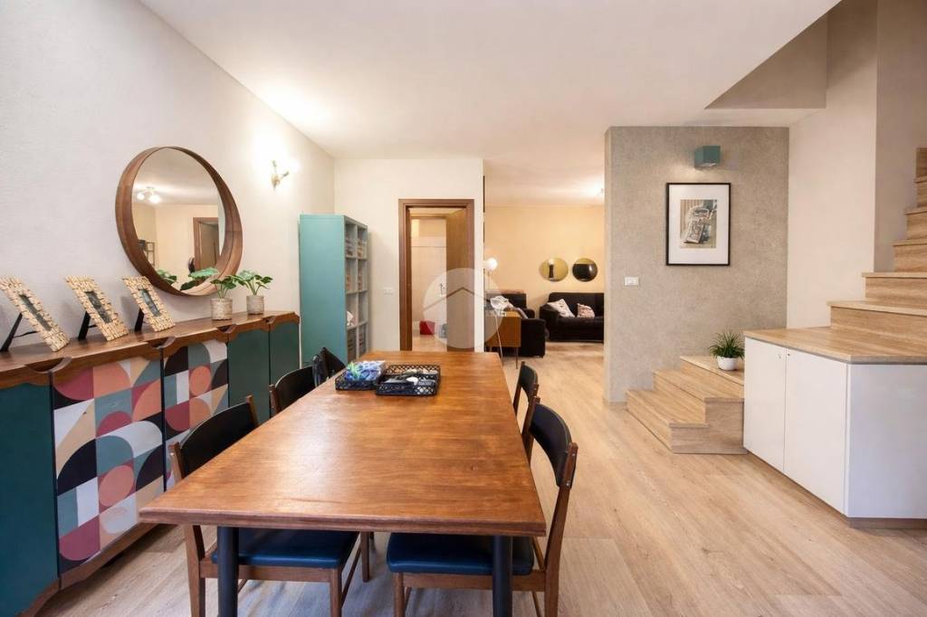 appartamento in vendita a Desenzano del Garda in zona Campeggio sul Vò