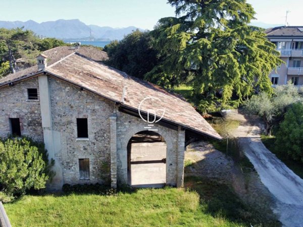 casa indipendente in vendita a Desenzano del Garda