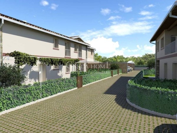 casa indipendente in vendita a Desenzano del Garda