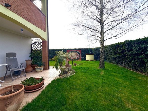 casa indipendente in vendita a Desenzano del Garda