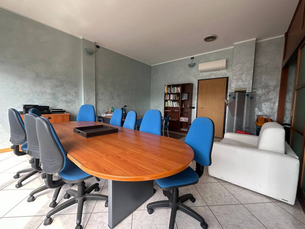 ufficio in vendita a Desenzano del Garda