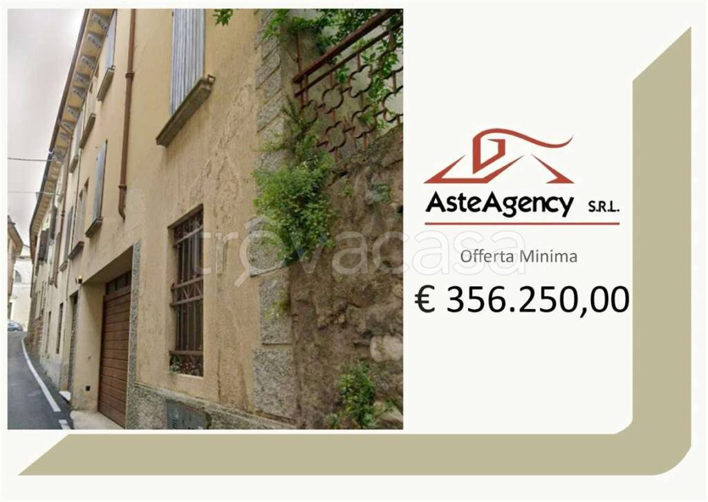 casa indipendente in vendita a Desenzano del Garda