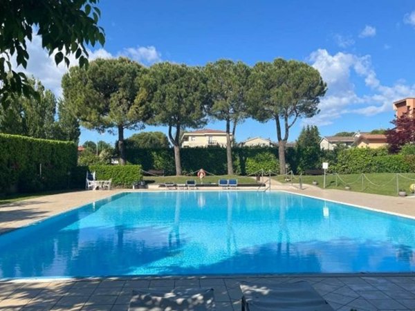 appartamento in vendita a Desenzano del Garda in zona Rivoltella