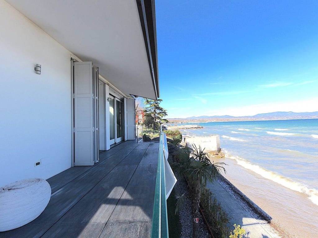 casa indipendente in vendita a Desenzano del Garda