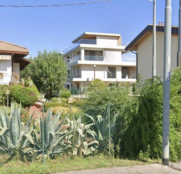 terreno edificabile in vendita a Desenzano del Garda in zona Rivoltella