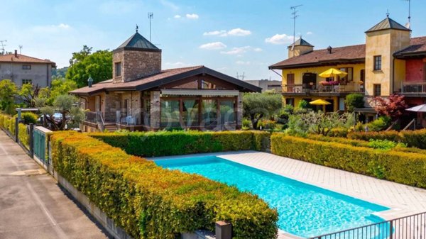 casa indipendente in vendita a Desenzano del Garda