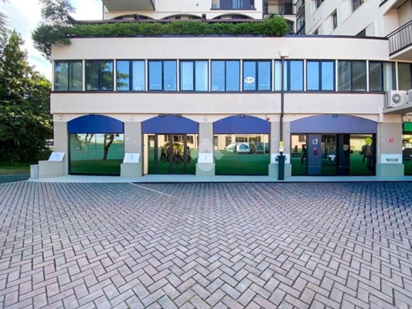 negozio in vendita a Desenzano del Garda