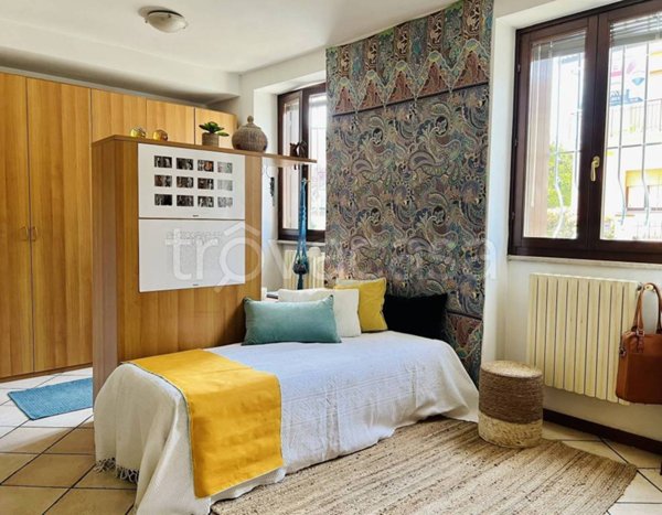 appartamento in vendita a Desenzano del Garda in zona Rivoltella
