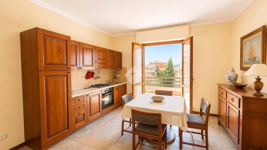 appartamento in vendita a Desenzano del Garda in zona Rivoltella
