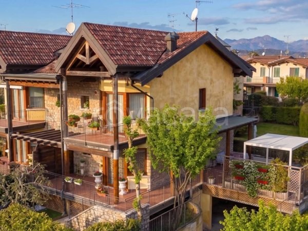 casa indipendente in vendita a Desenzano del Garda