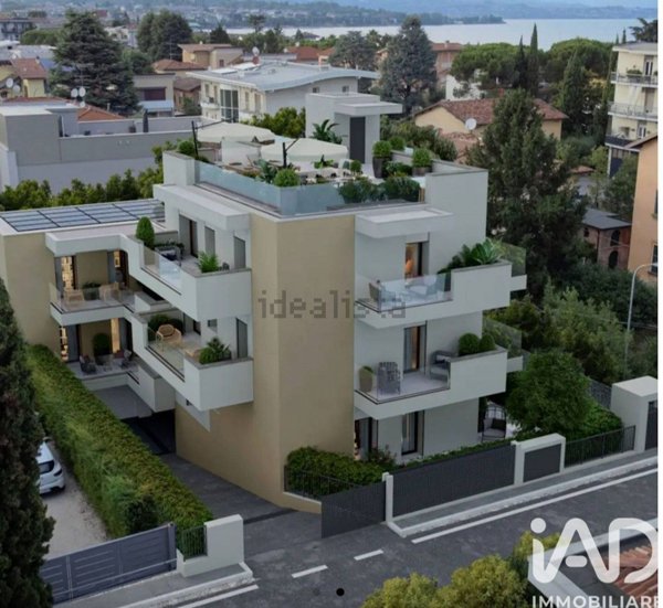 appartamento in vendita a Desenzano del Garda