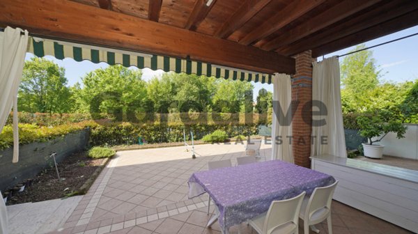 appartamento in vendita a Desenzano del Garda in zona Rivoltella