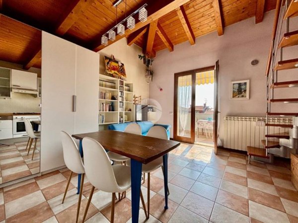 appartamento in vendita a Desenzano del Garda in zona Rivoltella