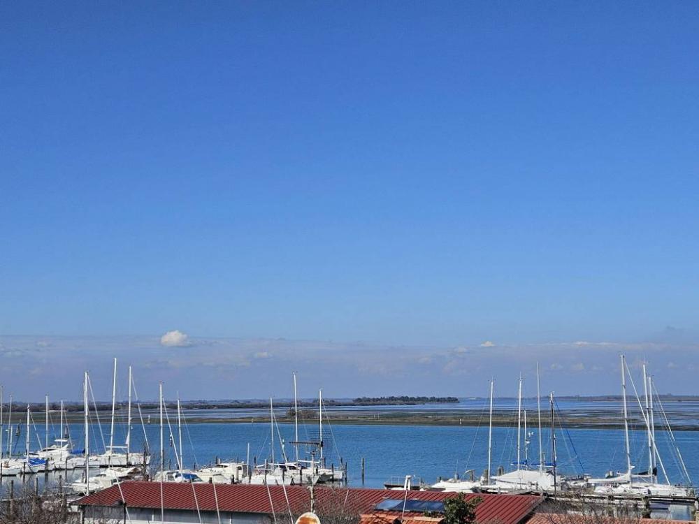 appartamento in vendita a Desenzano del Garda in zona San Pietro