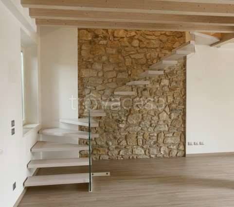 casa indipendente in vendita a Desenzano del Garda