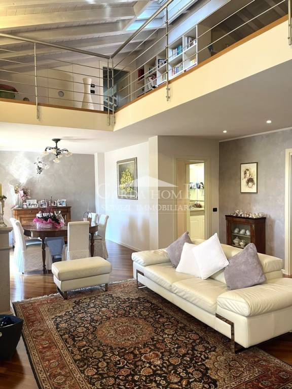 appartamento in vendita a Desenzano del Garda in zona San Pietro