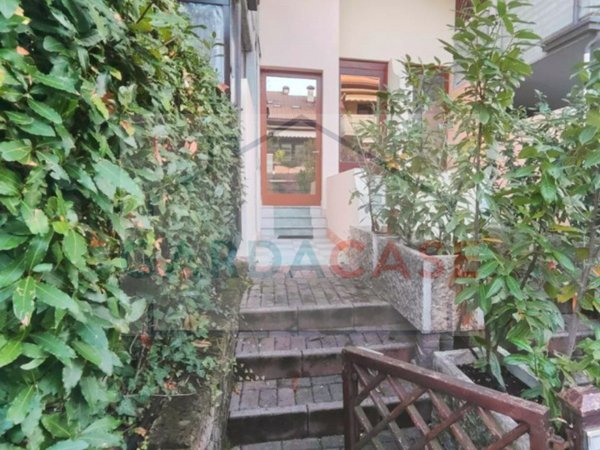 appartamento in vendita a Desenzano del Garda in zona Rivoltella
