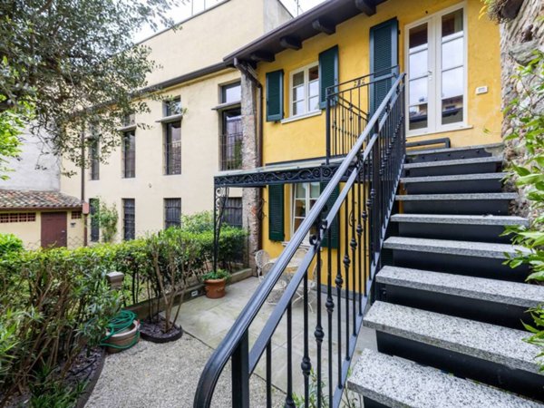 casa indipendente in vendita a Desenzano del Garda