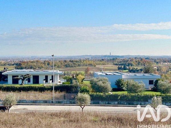 casa indipendente in vendita a Desenzano del Garda