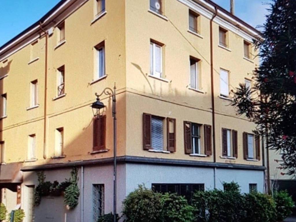 intera palazzina in vendita a Desenzano del Garda