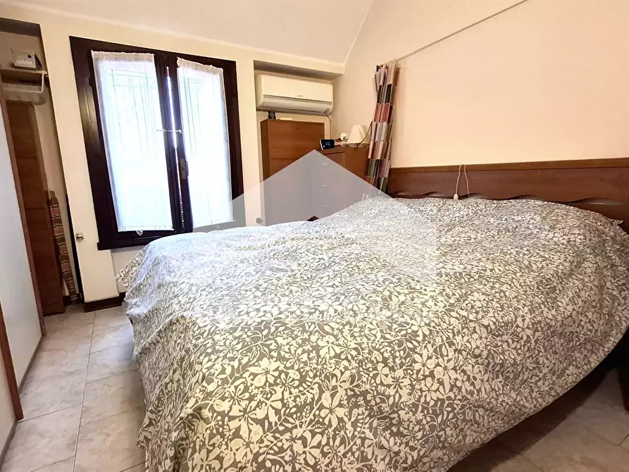 appartamento in vendita a Desenzano del Garda in zona Rivoltella