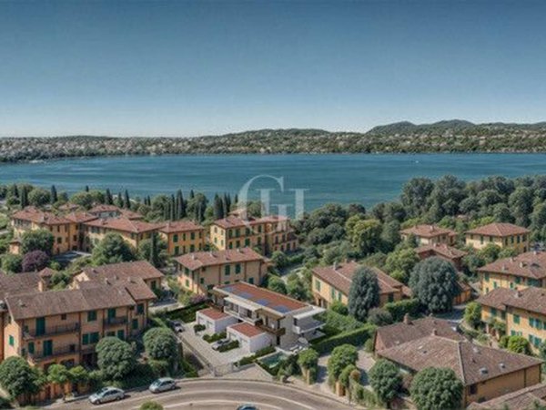 attico in vendita a Desenzano del Garda in zona Rivoltella