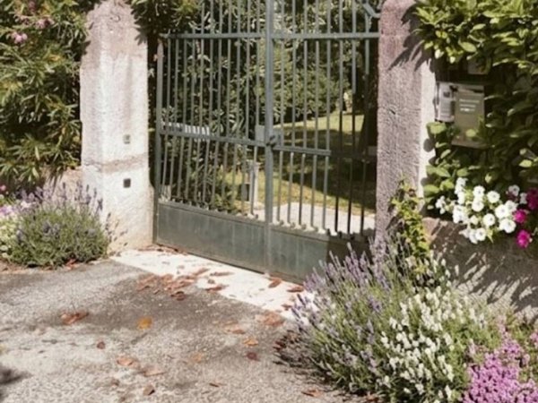 casa indipendente in vendita a Desenzano del Garda in zona San Pietro