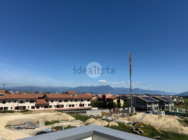 appartamento in vendita a Desenzano del Garda in zona Rivoltella