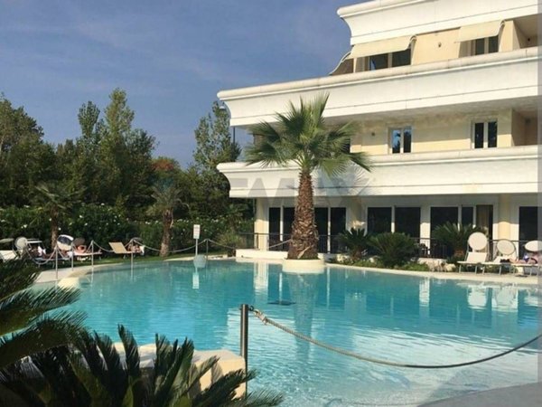 appartamento in vendita a Desenzano del Garda in zona Rivoltella