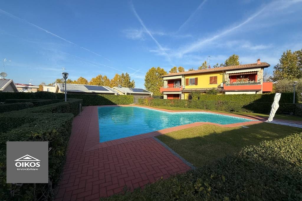 appartamento in vendita a Desenzano del Garda in zona Rivoltella