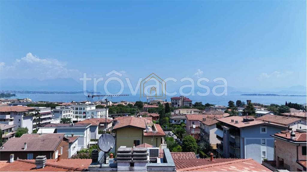 appartamento in vendita a Desenzano del Garda