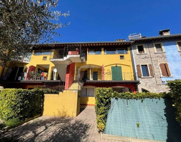appartamento in vendita a Desenzano del Garda in zona Vaccarolo