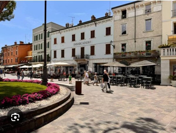 appartamento in vendita a Desenzano del Garda in zona Campeggio sul Vò