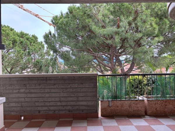 appartamento in vendita a Desenzano del Garda in zona Rivoltella
