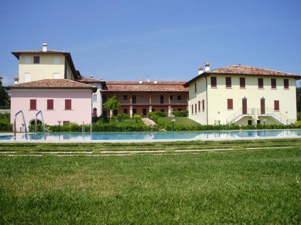 appartamento in vendita a Desenzano del Garda in zona Vaccarolo